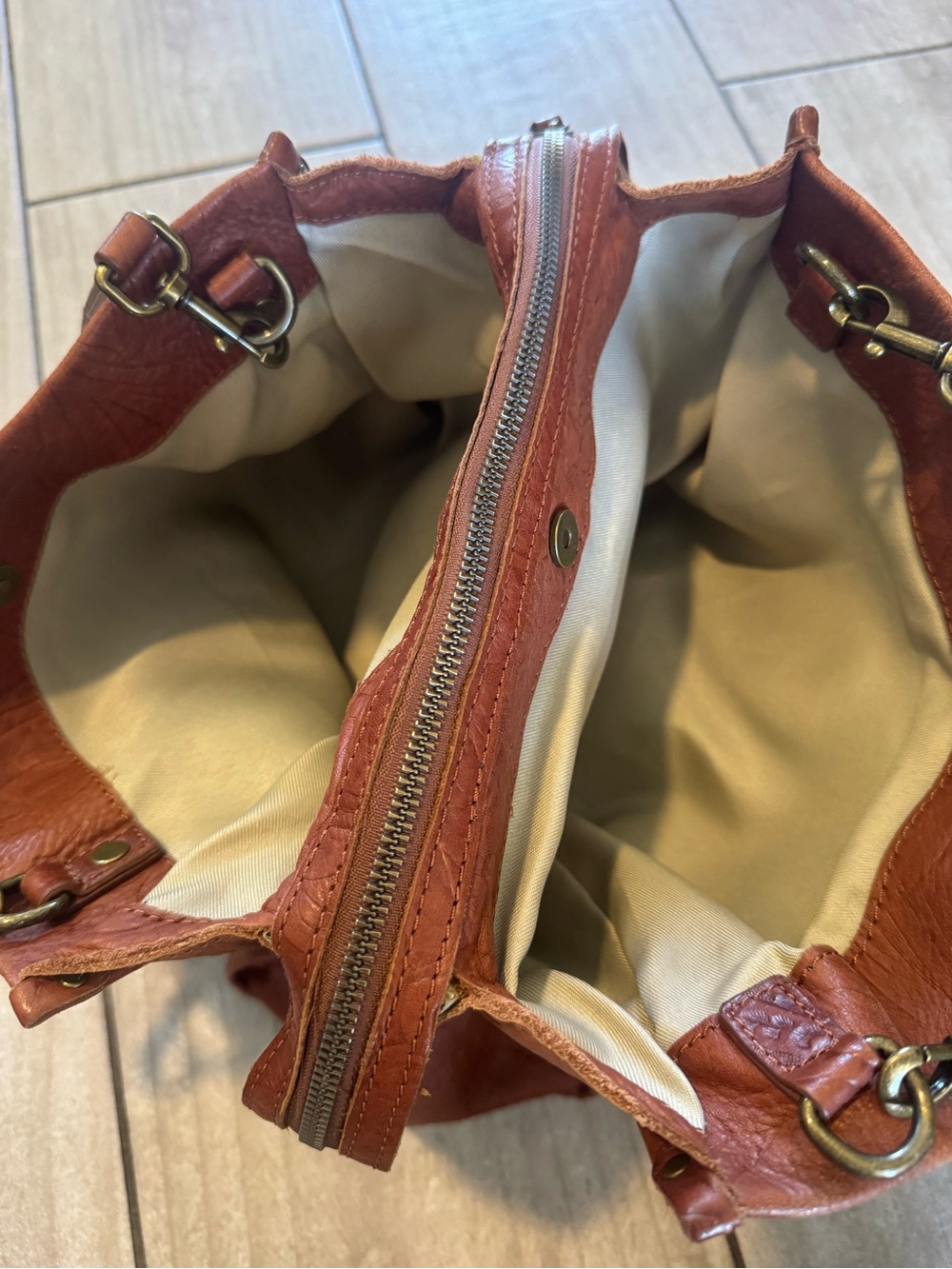 AMERICAN LEATHER CO Brandy Tooled Lenox Triple Entry Leather Tote Shoulder Bag - Picture 8 of 15